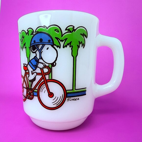 Vintage 1958 Snoopy Peanuts PEDAL POWER Mug Fire-King Anchor Hocking Milk Glass - Picture 2 of 9